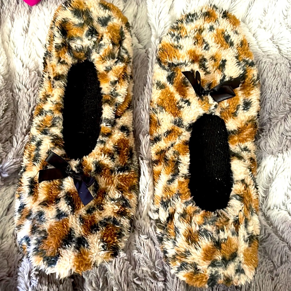 EUC Leopard Ballet-type Slippers, Sz XL (9.5-10.5)